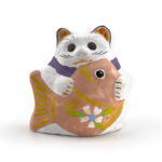 釜猫（鯛抱き）／花巻人形