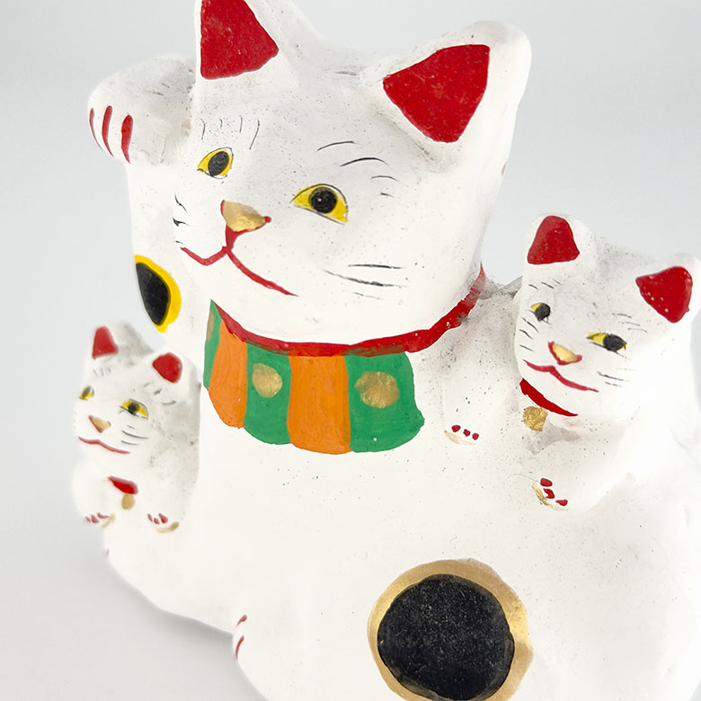 じゃれ猫/鴨方土人形/橋本淳一さん作/高さ10cm