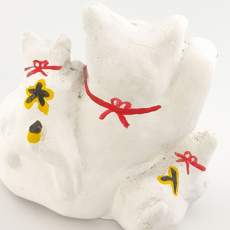 じゃれ猫/鴨方土人形/橋本淳一さん作/高さ10cm